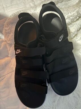 Nike Black Strap Sandals